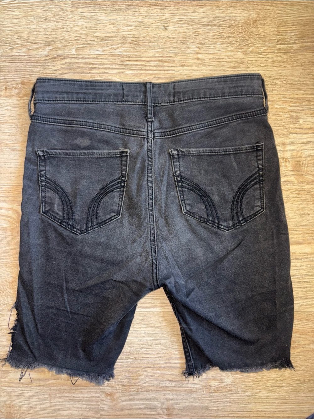 Shorts - Picture 3 of 6